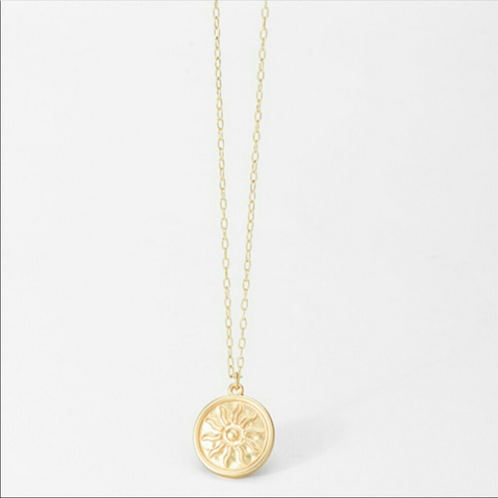 18k Gold Matte Sun Medallion Necklace ☀️ - Picture 4 of 5